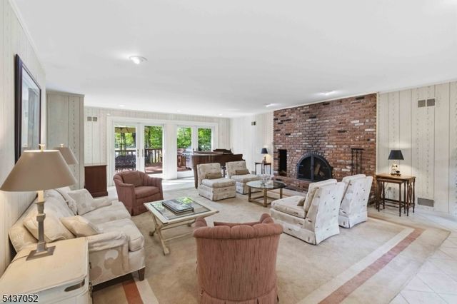 39 Meadowbrook Rd, Randolph Twp., NJ 07869