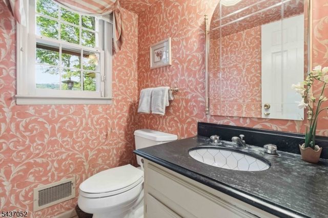 39 Meadowbrook Rd, Randolph Twp., NJ 07869