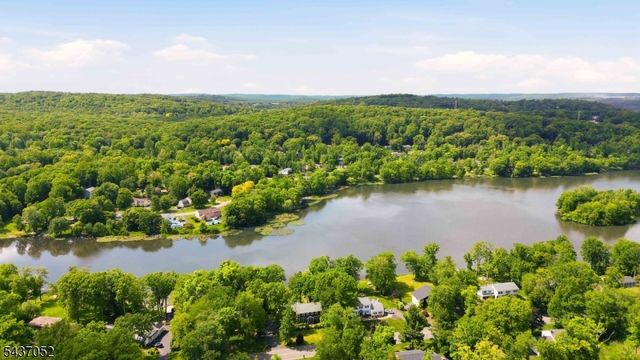 39 Meadowbrook Rd, Randolph Twp., NJ 07869