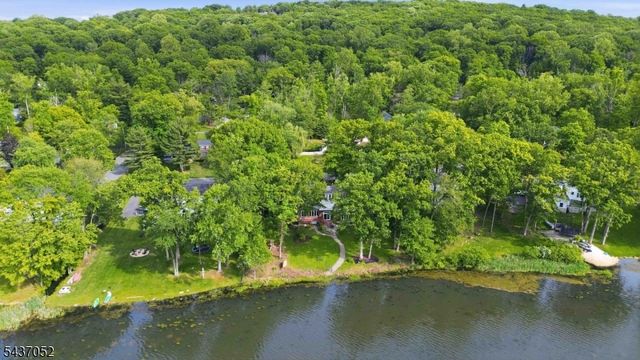 39 Meadowbrook Rd, Randolph Twp., NJ 07869