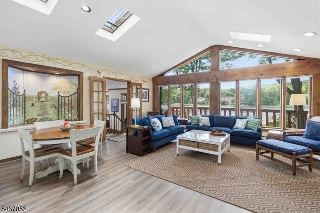 39 Meadowbrook Rd, Randolph Twp., NJ 07869