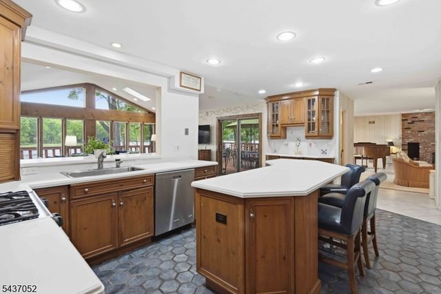 39 Meadowbrook Rd, Randolph Twp., NJ 07869