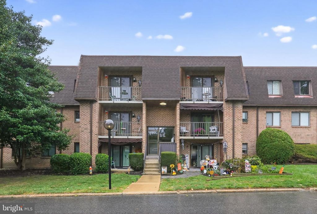 521 VALLEY DR #521, West Chester, PA 19382