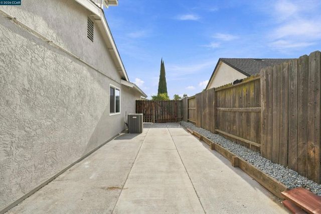 5029 Teakwood Dr, Oakley, CA 94561