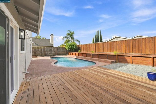 5029 Teakwood Dr, Oakley, CA 94561