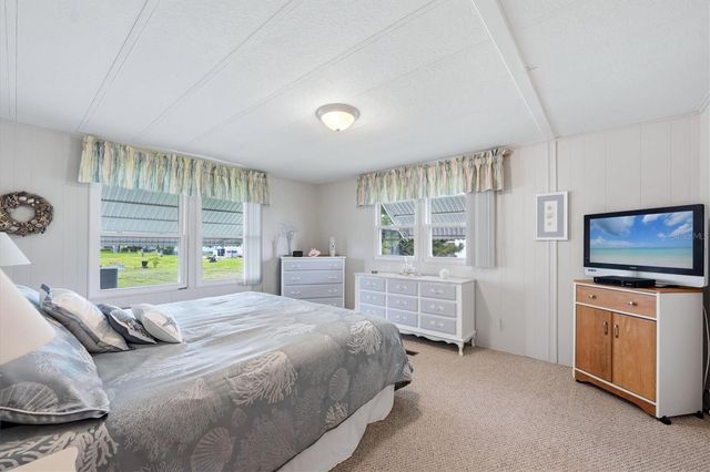 808 53RD AVENUE E 88, Bradenton, FL 34203