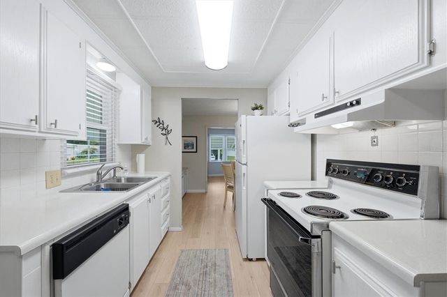 808 53RD AVENUE E 88, Bradenton, FL 34203