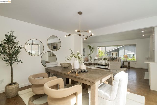 6109 Fairlane Dr, Oakland, CA 94611