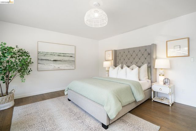 6109 Fairlane Dr, Oakland, CA 94611