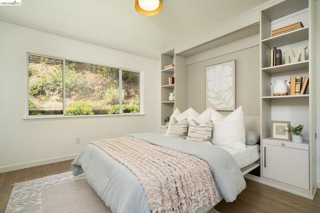 6109 Fairlane Dr, Oakland, CA 94611