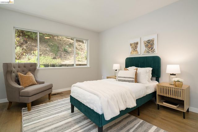 6109 Fairlane Dr, Oakland, CA 94611