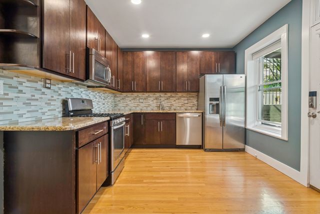 6232 N Broadway Street 2, Chicago, IL 60660