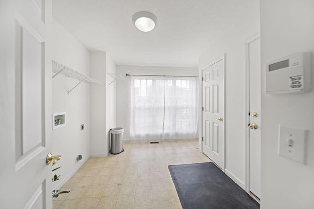 2659 Roe Drive, Lewis Center, OH 43035