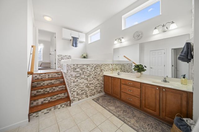 2659 Roe Drive, Lewis Center, OH 43035