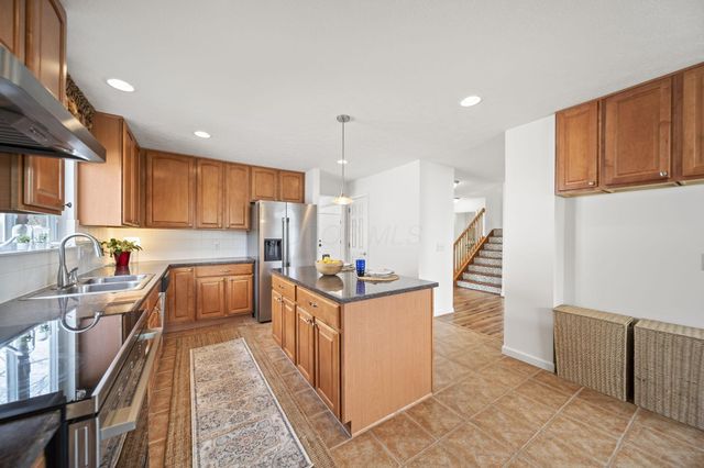 2659 Roe Drive, Lewis Center, OH 43035