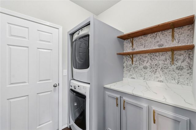 1286 S Morningside Drive, Fayetteville, AR 72701