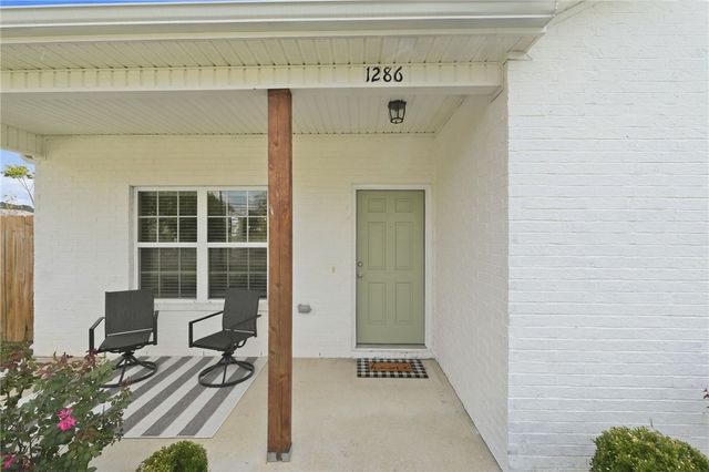 1286 S Morningside Drive, Fayetteville, AR 72701