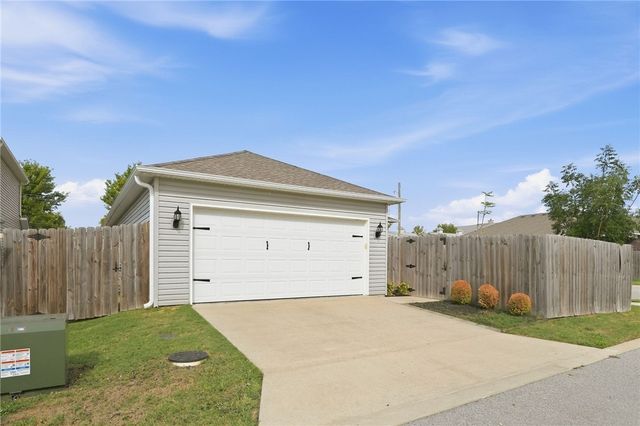 1286 S Morningside Drive, Fayetteville, AR 72701