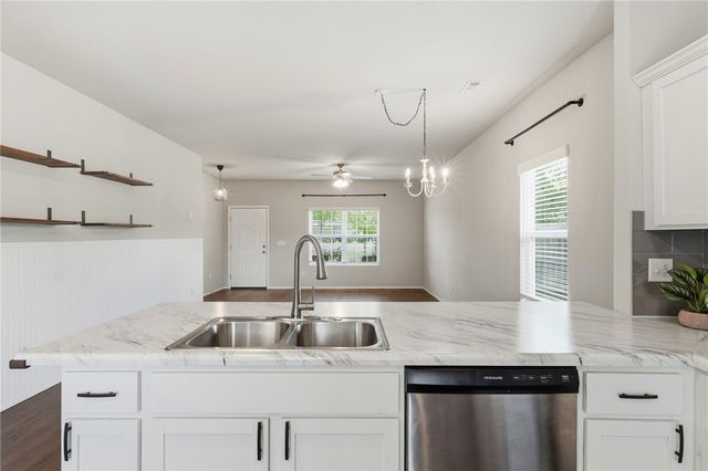 1286 S Morningside Drive, Fayetteville, AR 72701