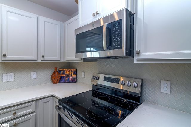 954 Rev Robert Reid Street, Reidville, SC 29375