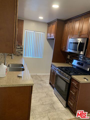 1522 Dixon Street 10, Glendale, CA 91205