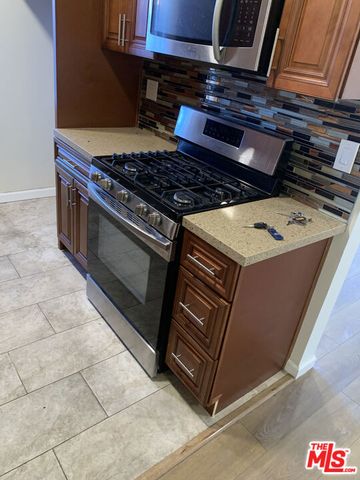 1522 Dixon Street 10, Glendale, CA 91205