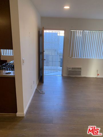 1522 Dixon Street 10, Glendale, CA 91205