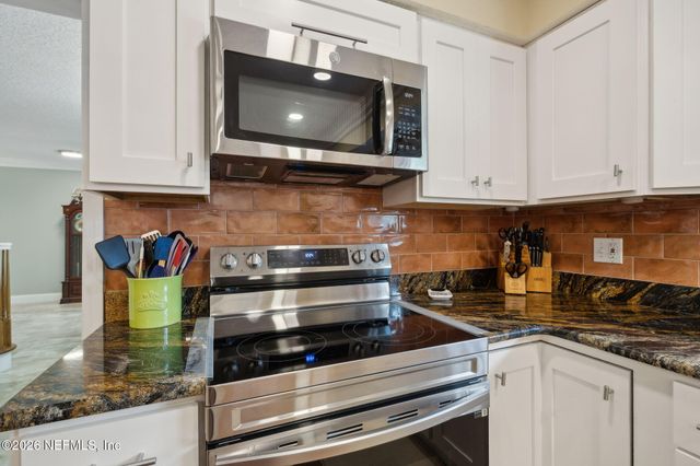 11257 PORTSIDE Drive, Jacksonville, FL 32225