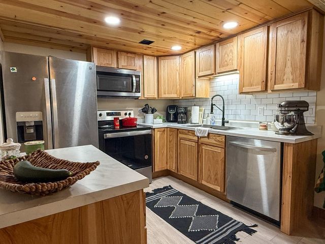 6 Annette Road, Cherokee Village, AR 72529