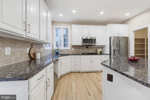 3810 DANIELS RUN CT, Fairfax, VA 22030