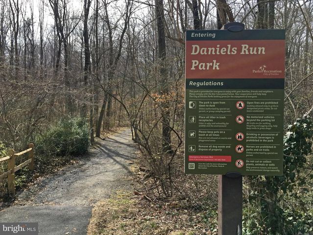 3810 DANIELS RUN CT, Fairfax, VA 22030
