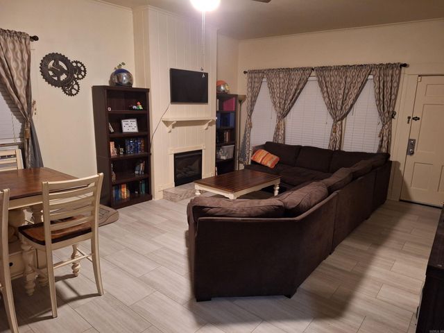 162 E College Avenue, Monticello, AR 71655