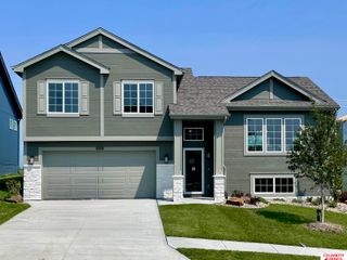 5515 N 180 Avenue, Elkhorn, NE 68022