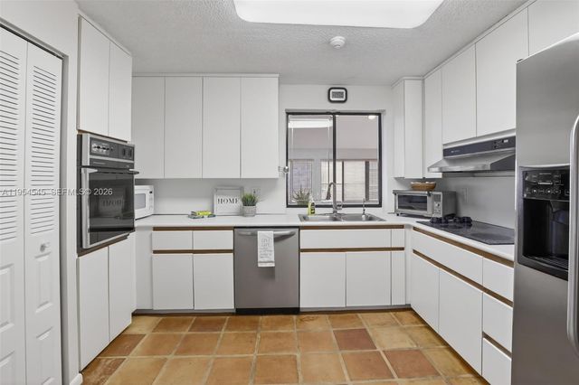 2141 Austin, Weston, FL 33326