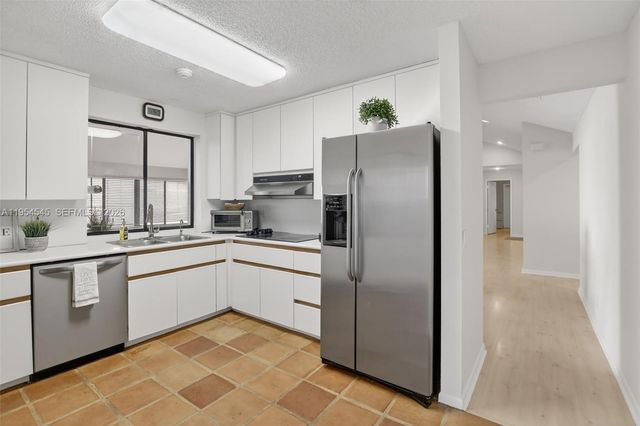 2141 Austin, Weston, FL 33326