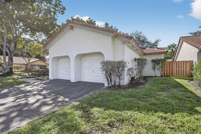 2141 Austin, Weston, FL 33326