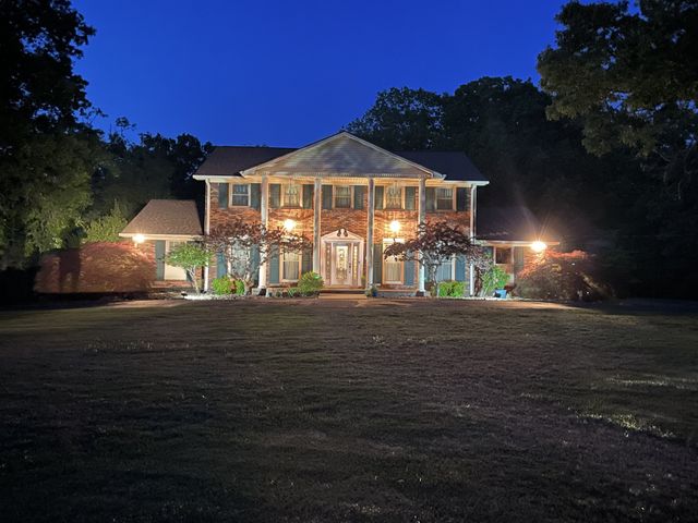 203 Dogwood Dr, Waverly, TN 37185