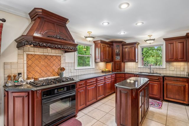 203 Dogwood Dr, Waverly, TN 37185
