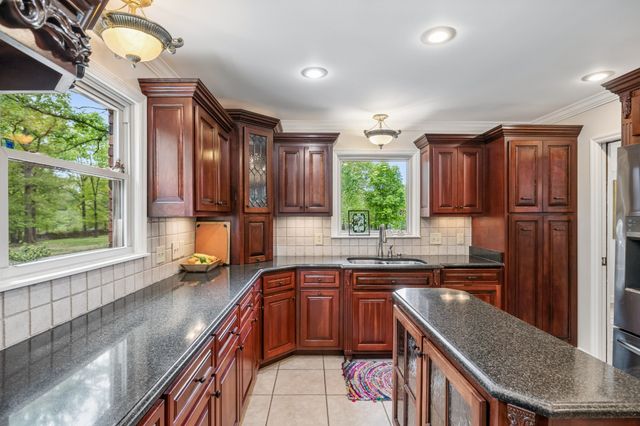203 Dogwood Dr, Waverly, TN 37185