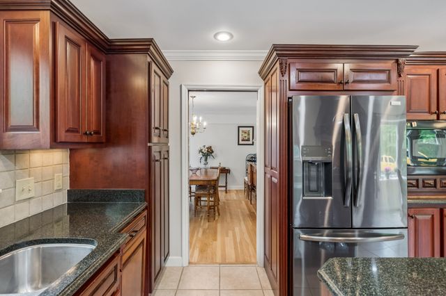 203 Dogwood Dr, Waverly, TN 37185