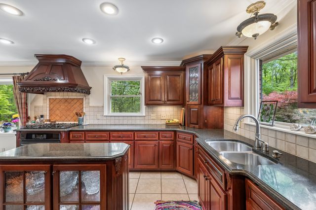 203 Dogwood Dr, Waverly, TN 37185