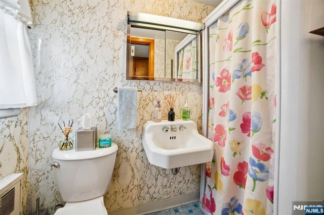 28 Pikeview Terrace, Secaucus, NJ 07094