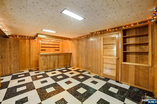 28 Pikeview Terrace, Secaucus, NJ 07094