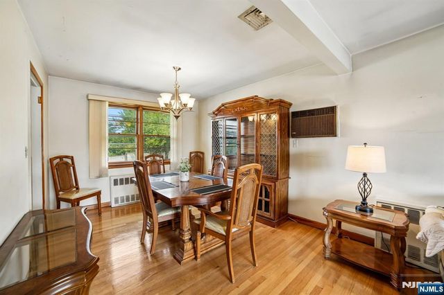 28 Pikeview Terrace, Secaucus, NJ 07094