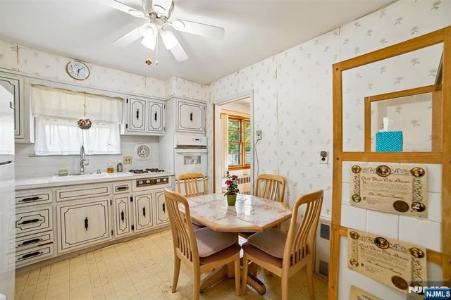 28 Pikeview Terrace, Secaucus, NJ 07094