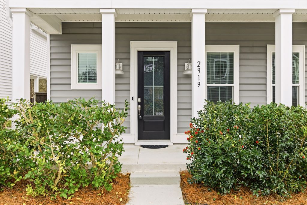 Image 3 of property listing at 2919 Wilson Creek Lane, Johns Island, SC 29455