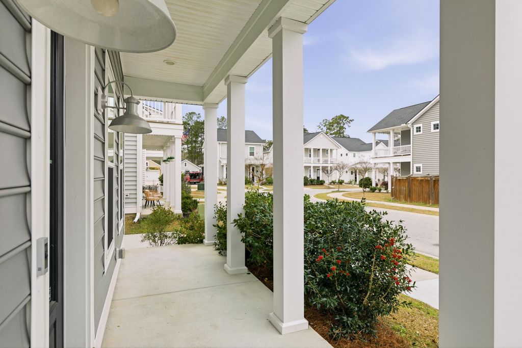 Image 4 of property listing at 2919 Wilson Creek Lane, Johns Island, SC 29455