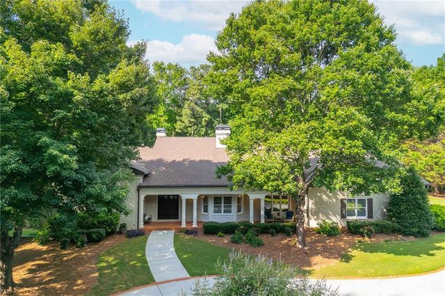 1025 Stonegate Court, Roswell, GA 30075