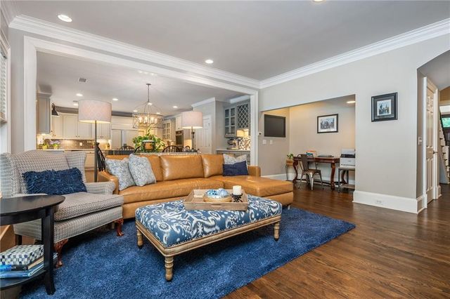 1025 Stonegate Court, Roswell, GA 30075