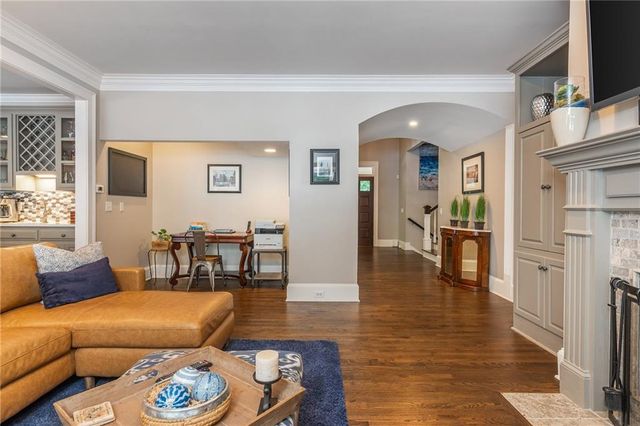 1025 Stonegate Court, Roswell, GA 30075